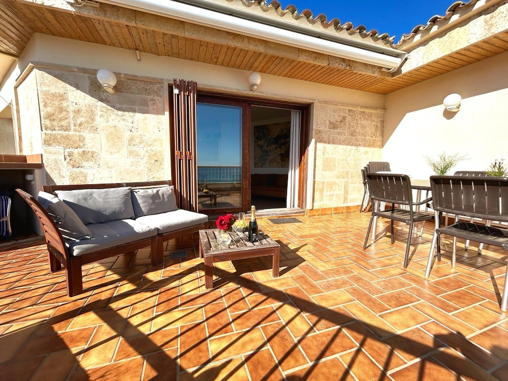 Charming Apartment in La Fosca Beach