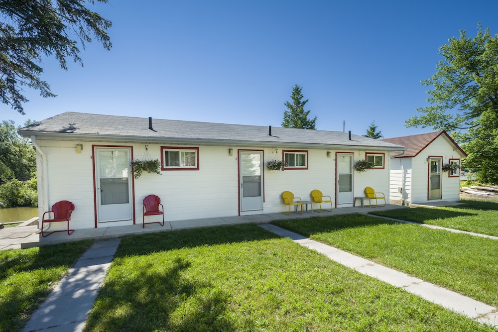 Hollywood Cottages