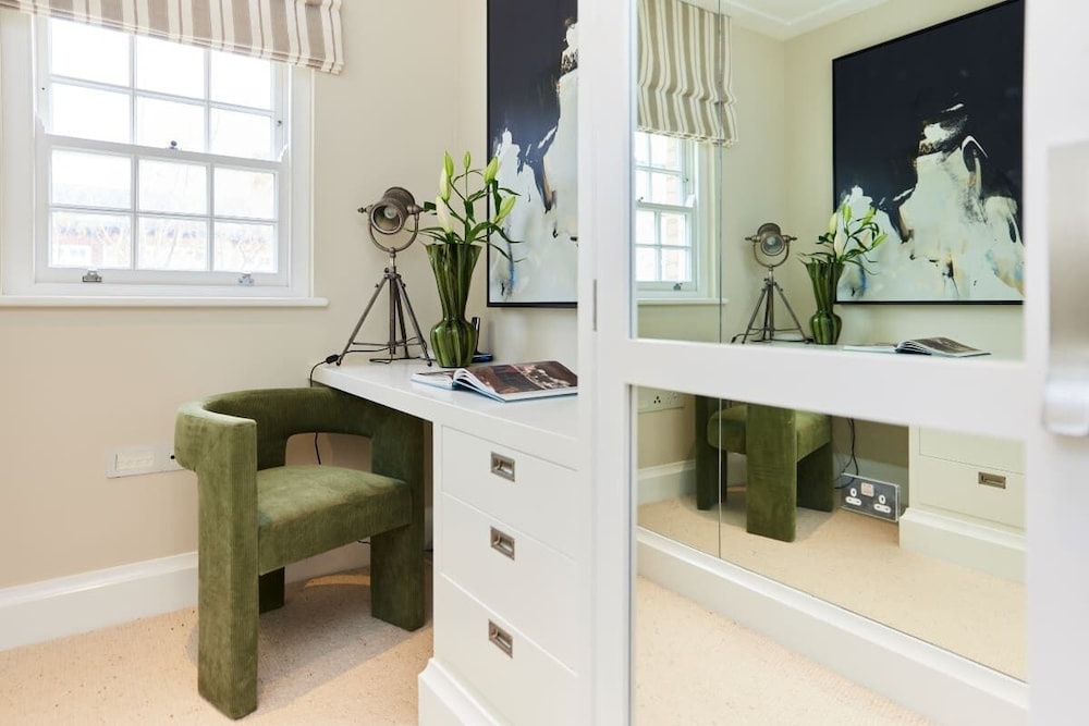 The St. Lukes Garden Place - Spacious 4bdr House With Garden and Terrace