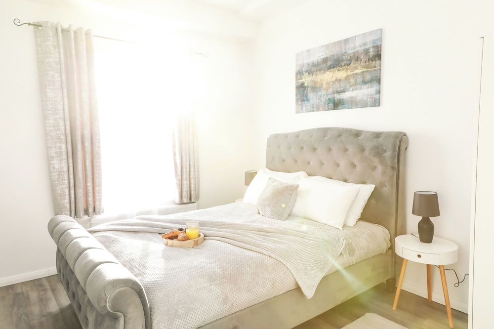 Victoria Road Apartment in Stoke