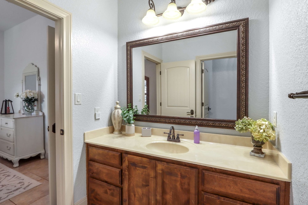 The Haven Texas-sized Getaway for 12!