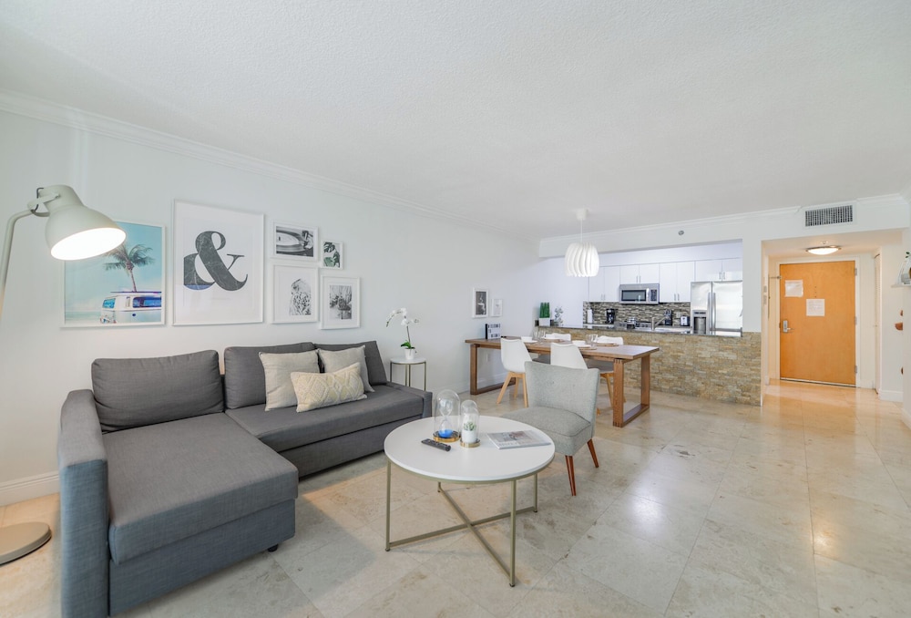 Centric 40thFloor Brickell Condo FREE parking by Palermo Home Miami