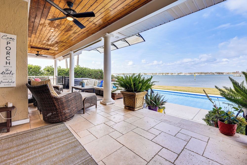 Buena Vista St Augustine: Villa w/ Pool & Dock