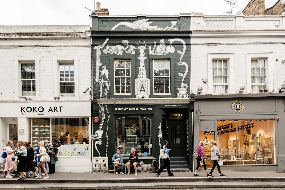 Stylish 2 Bedroom / 2 Bath In Notting Hill