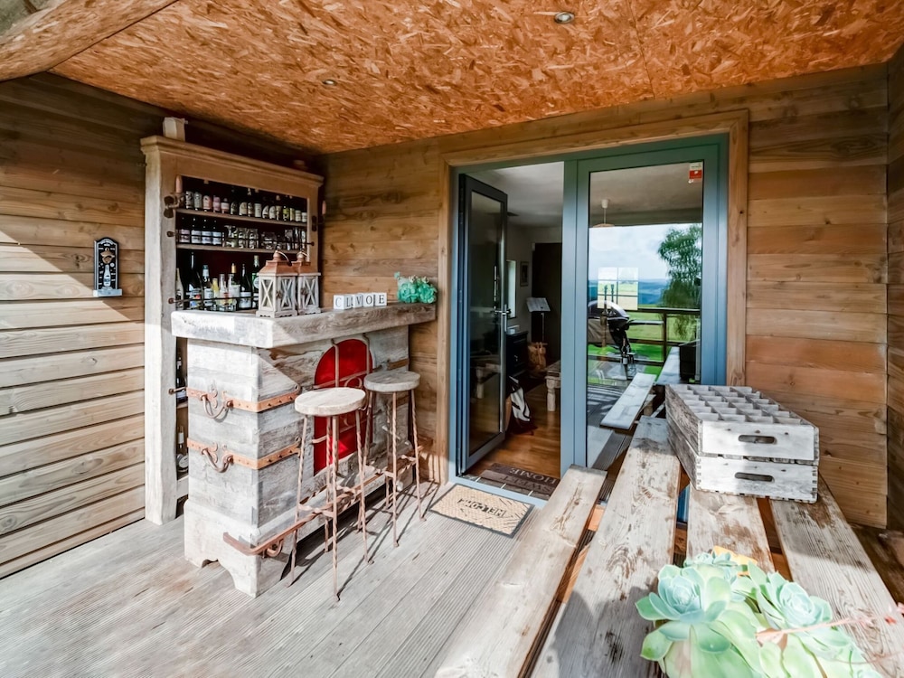 Green Hillside Apartment-petit Wilogne view 2