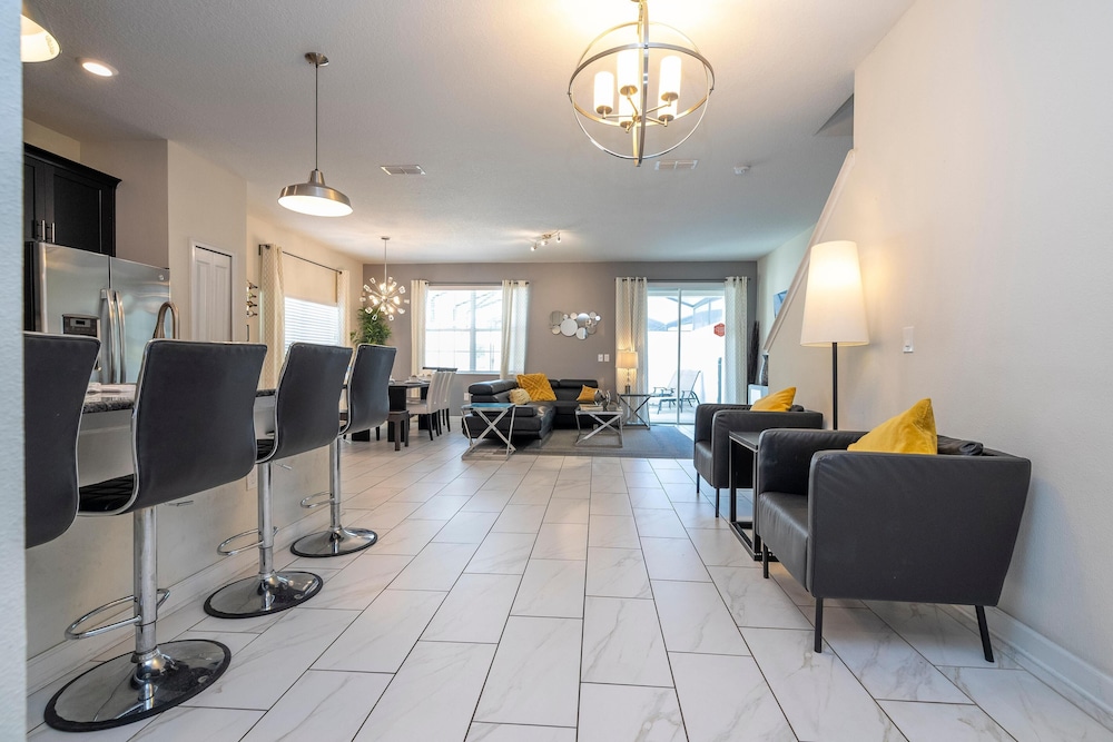 3085 TS - Opulent 5 BR Townhome Private Pool