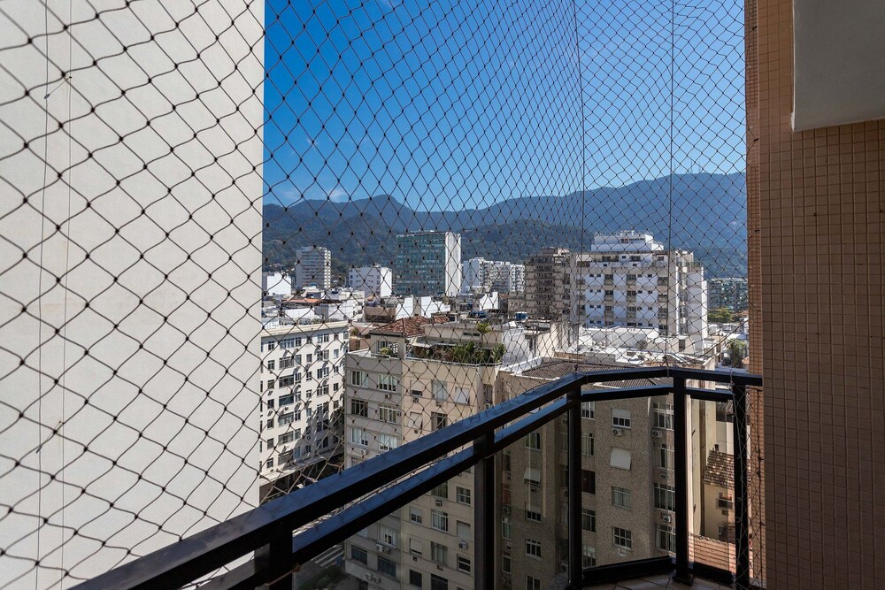 (1006) Apartamento com 2 Suítes e Vista para o Cristo