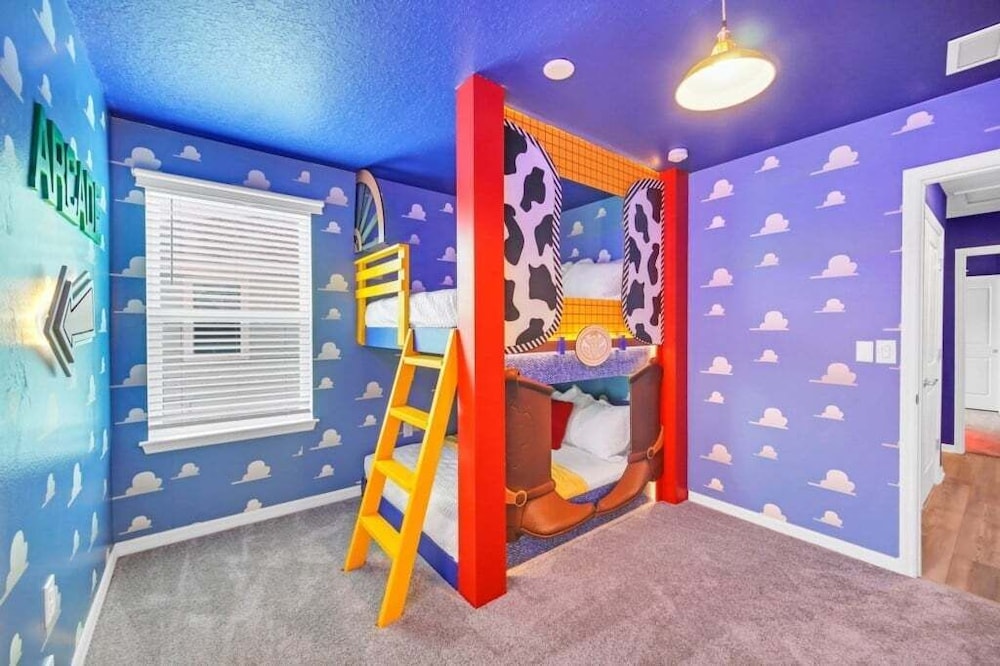 Everyone's Family Fun Home, Slides In Kids Rooms 10 Bedroom Villa