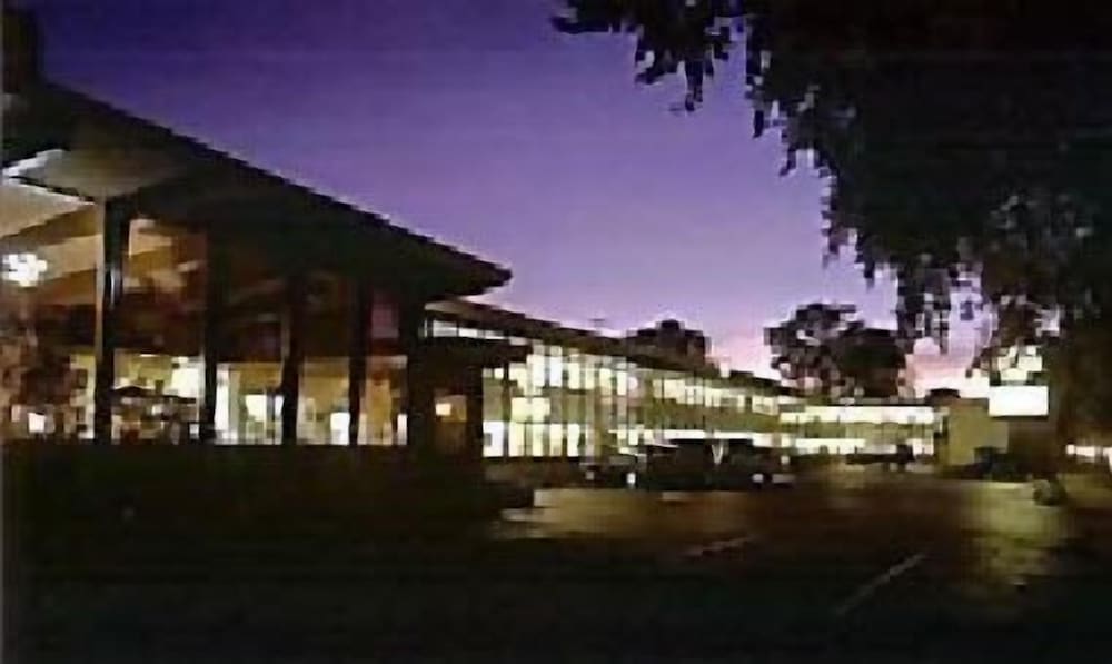 Hotel Forty Winks Inn - Image 1