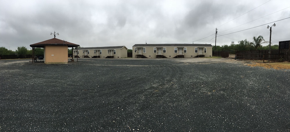 Desert Meadow Lodge