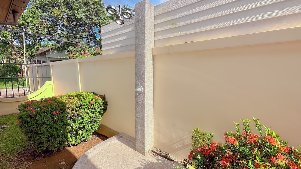 Garden bungalows 4br with private pool view 2