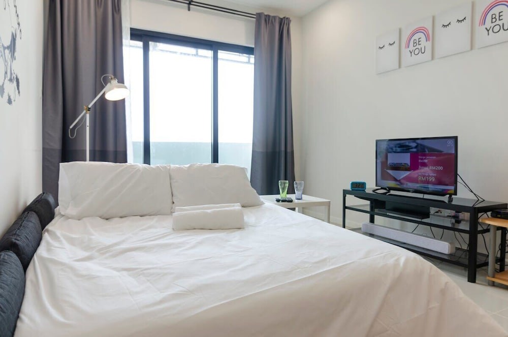 Totoro Theme Suite in Suasana JB