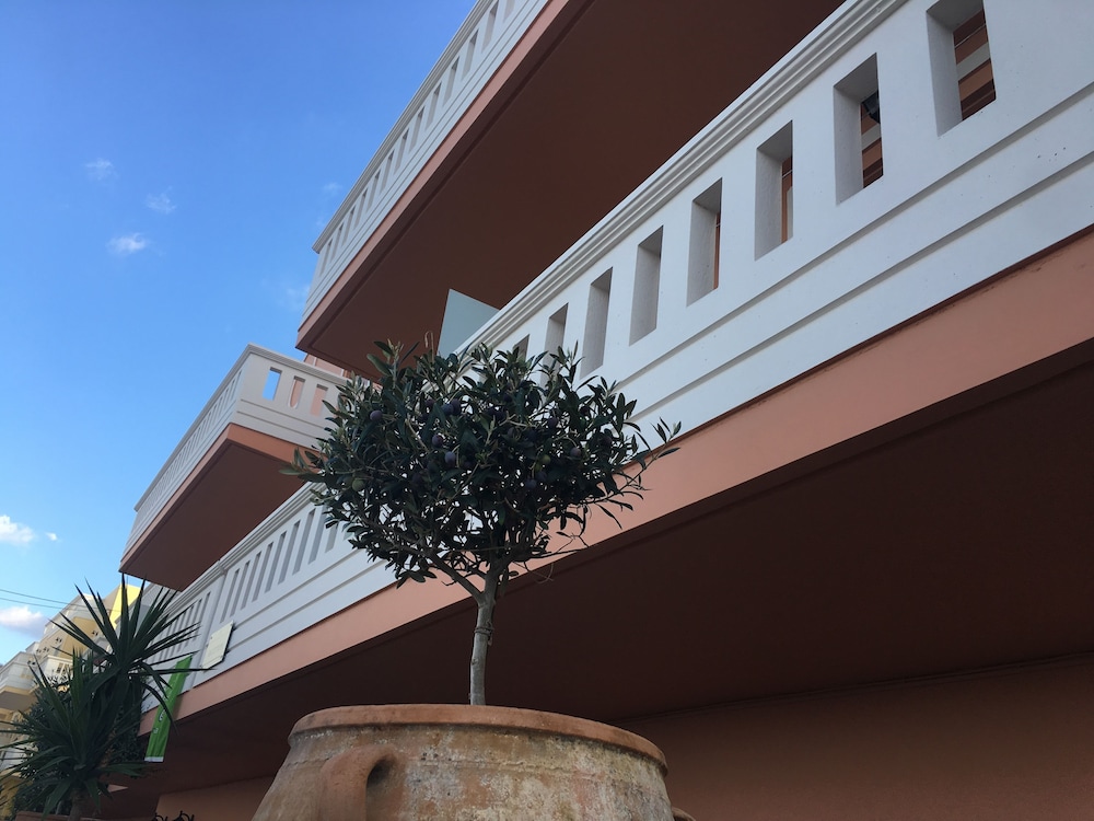 Porto Kalyves Seaside Apartments