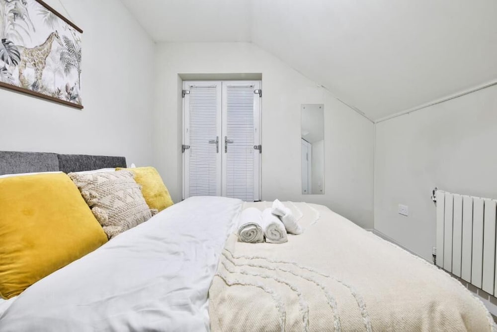 Whitchurch Place 2 Bed Flat in Cardiff