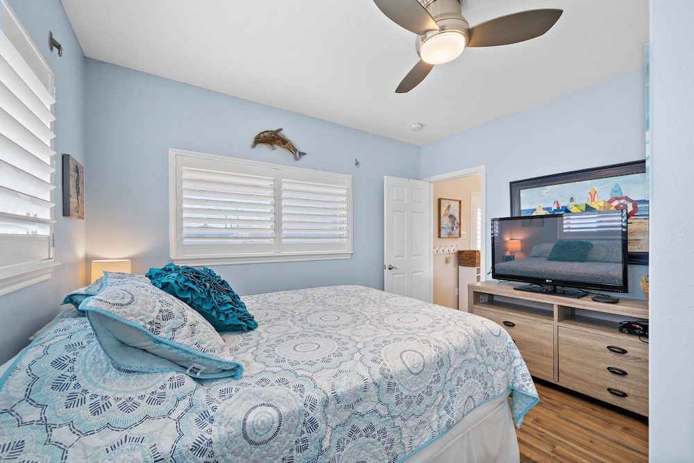 Purple Pelican Paradise by Ryson Vacation Rentals