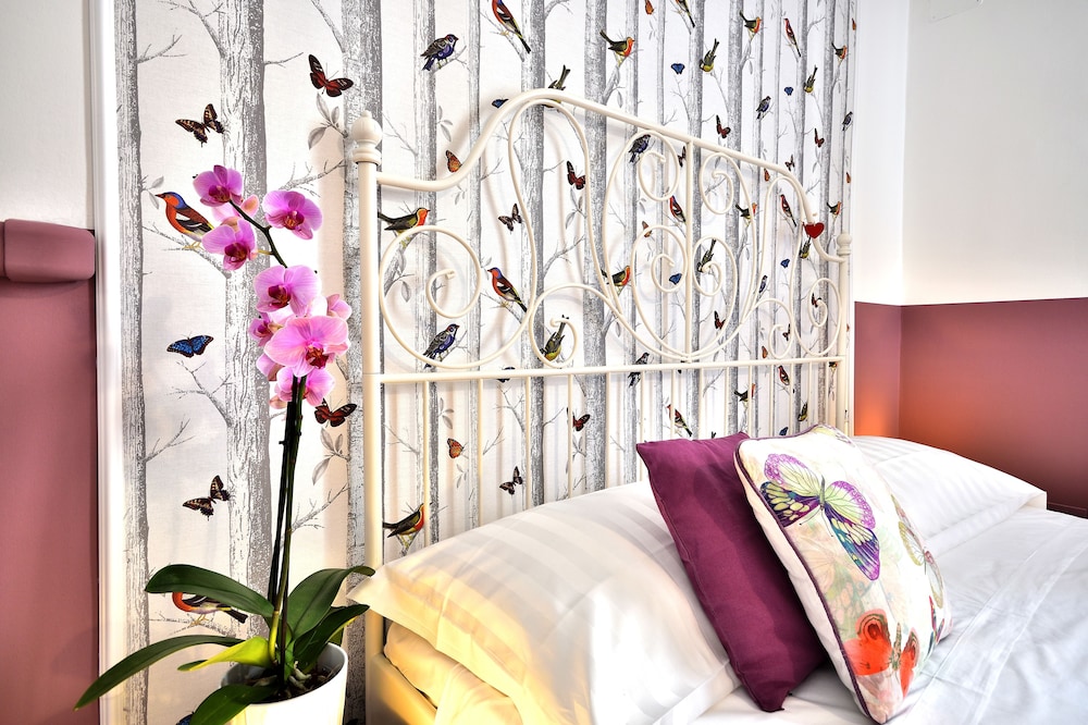 Romantica Rooms