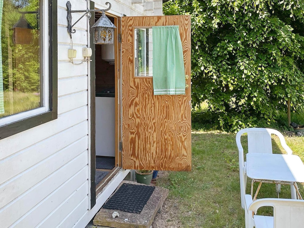 Peaceful Beachside Cottage in Skane