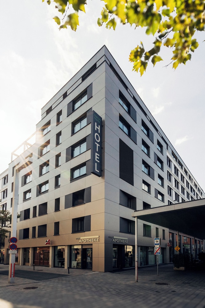 Hotel harry’s home Villach - Image 1