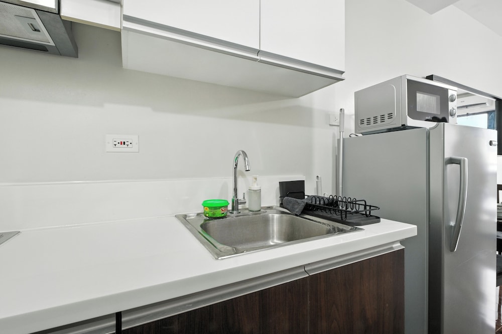 Room-sleek Studio With City Views on the