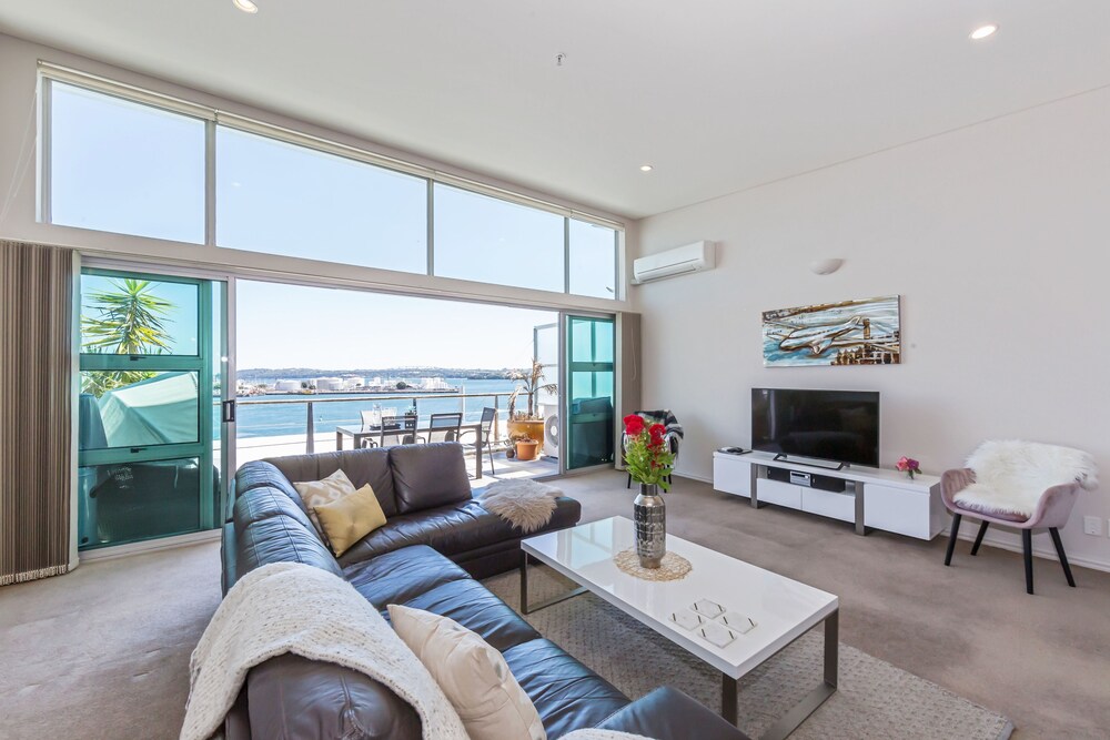 Luxury 3BR Waterfront Penthouse