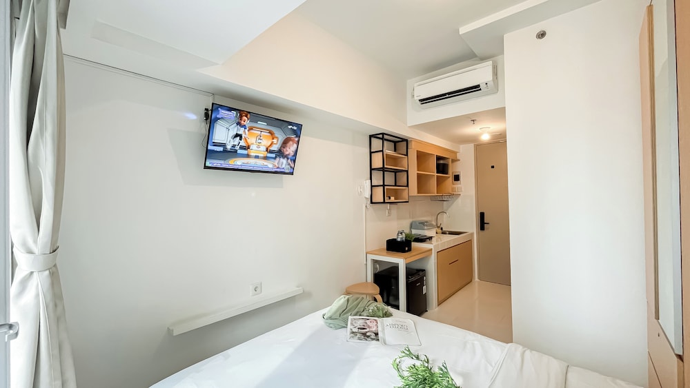 Minimalist Look Studio Near Tokyo Hub At Tokyo Riverside Pik 2 Apartment