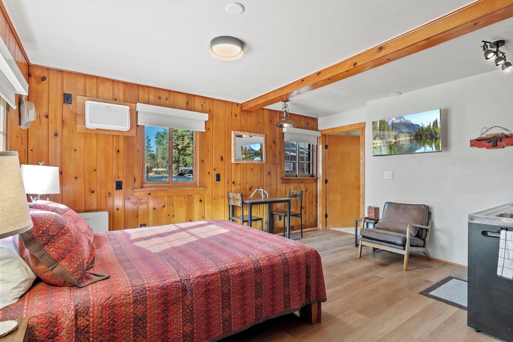 Timber Lodge Cabin 17