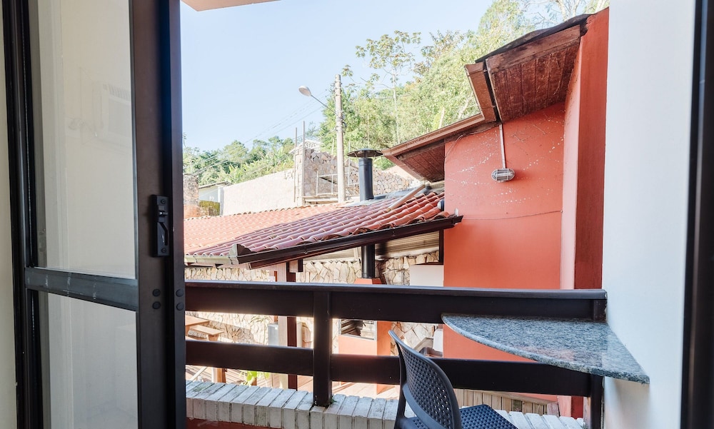 JOFs Apartamentos c Piscina e Vista Mar