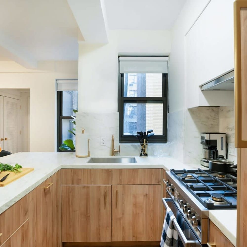 52-3de Newly Renovated 2BR BTH Midtown East