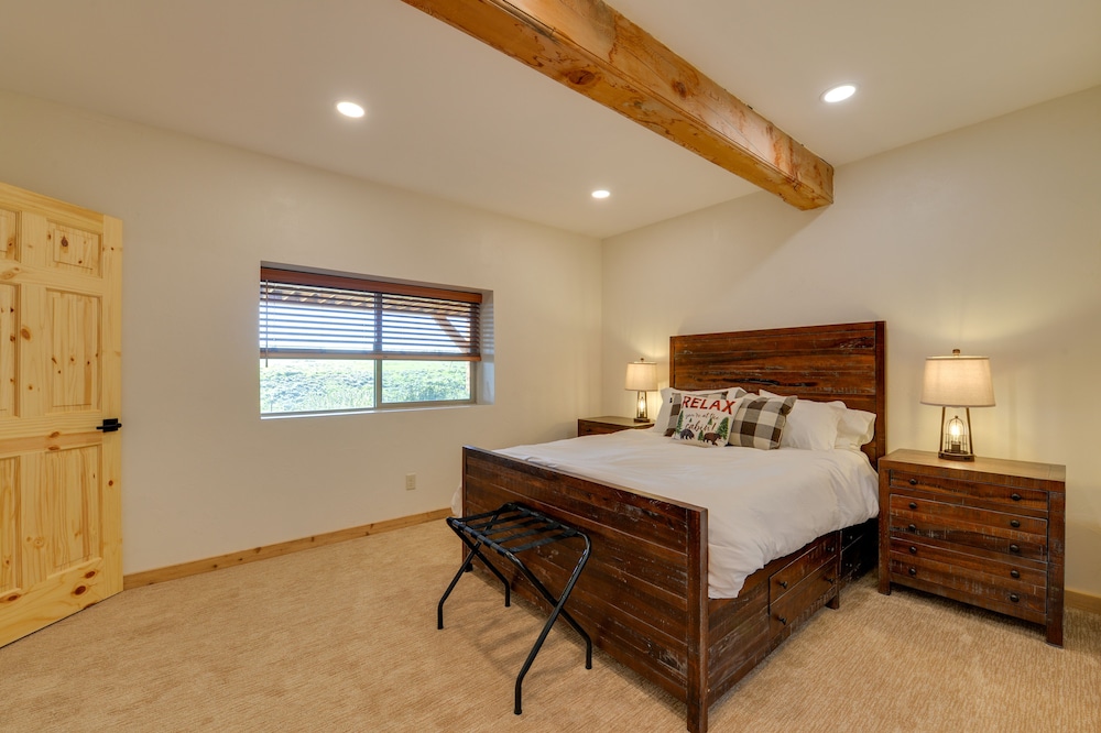 23 Mi to Targhee Skiing: Felt Cabin w/ Hot Tub! view 5