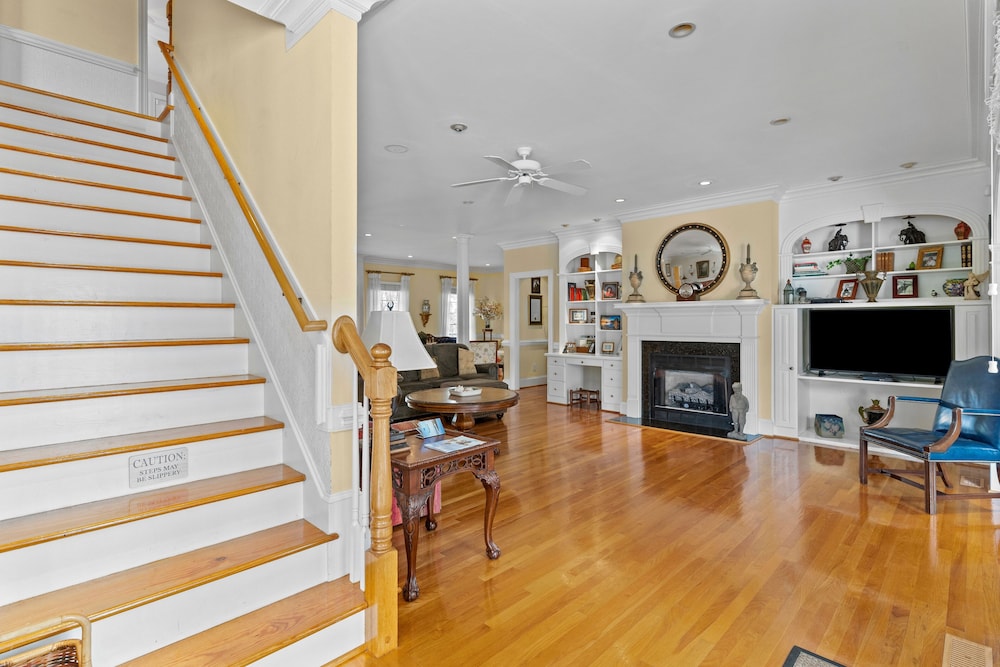 Lake Escape - Lake Waccamaw 7 Bedroom Home
