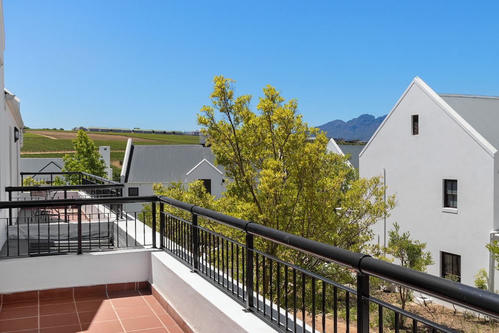 Winelands Golf Lodges at De Zalze