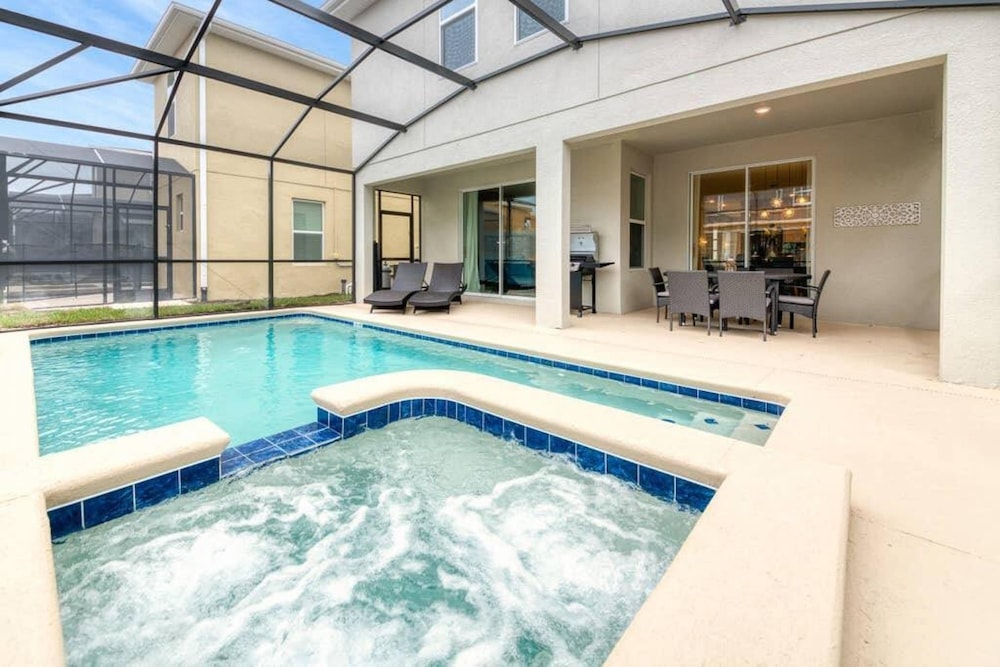 Super Cozy- Sleeps 22 w Pool Amenities Pass