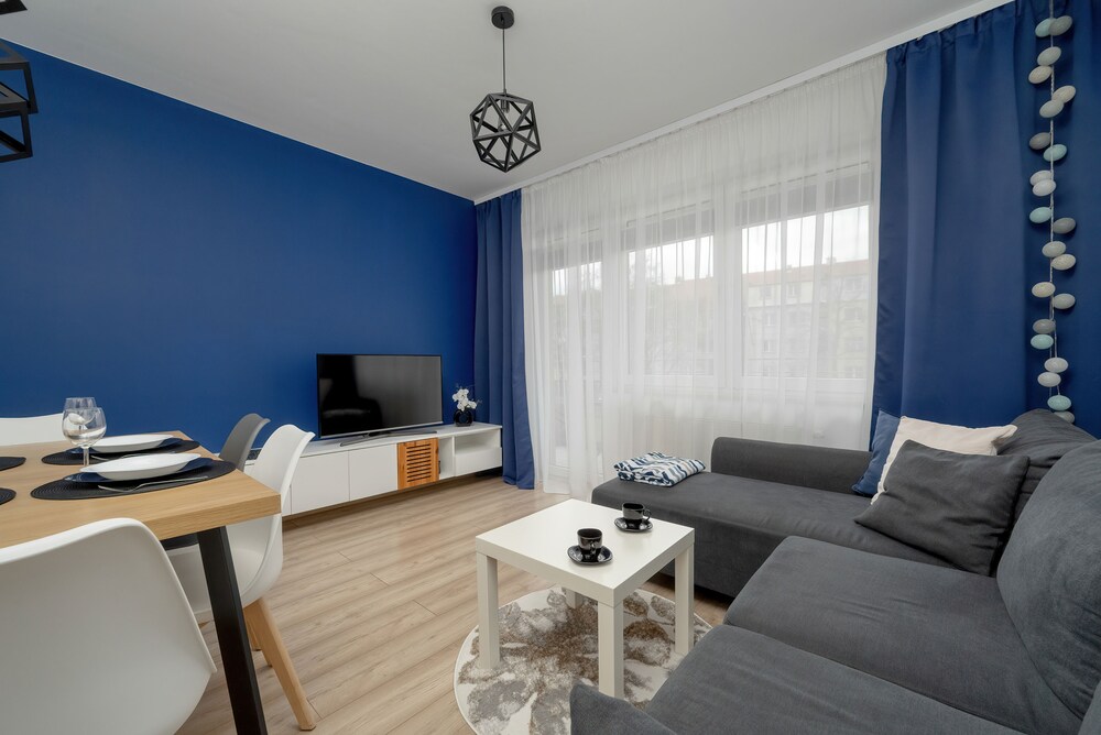 Klimasa White&blue Apartment by Renters