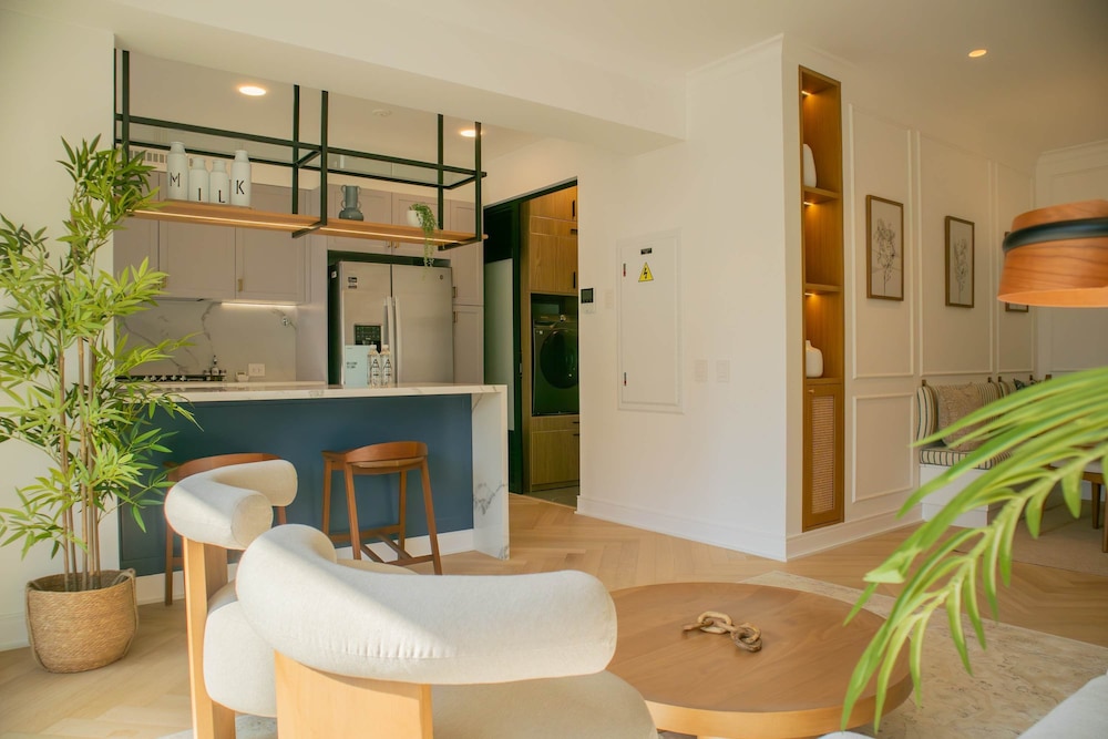 w Lovely 3BR With Incredible Balcony in Miraflores