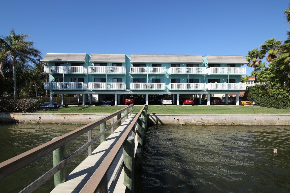 Anna Maria Island Beach Palms 7A