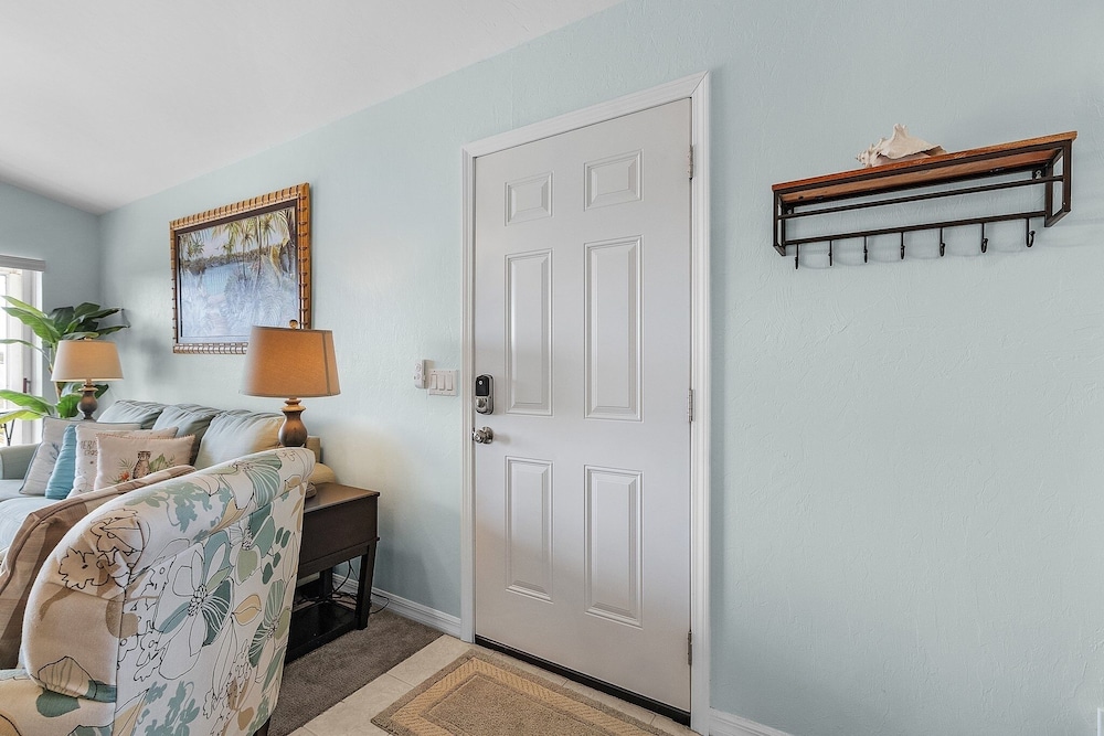 401 Pet-friendly, Pirate's Cove Retreat 3 Bedroom Home