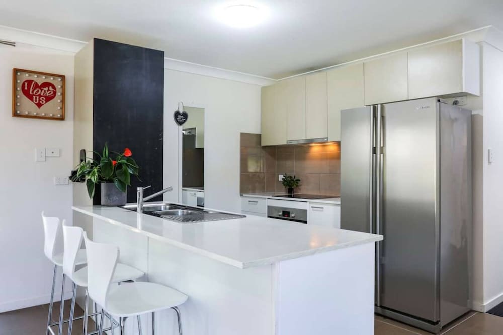 Cheerful 3 Bedroom Home in Ashmore