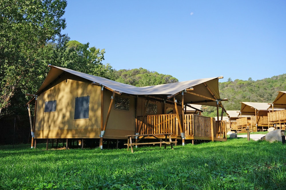 Glamping Can Bora Lodges