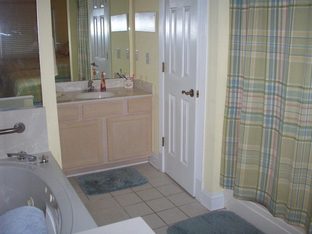 202 Colony II - Property Image 7