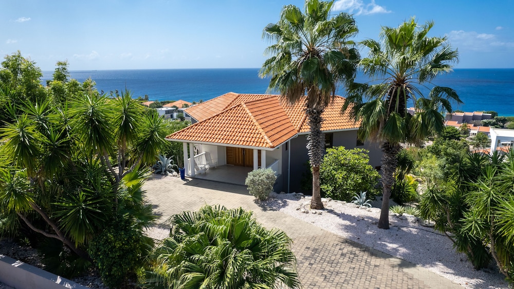 Coral Estate Holidays