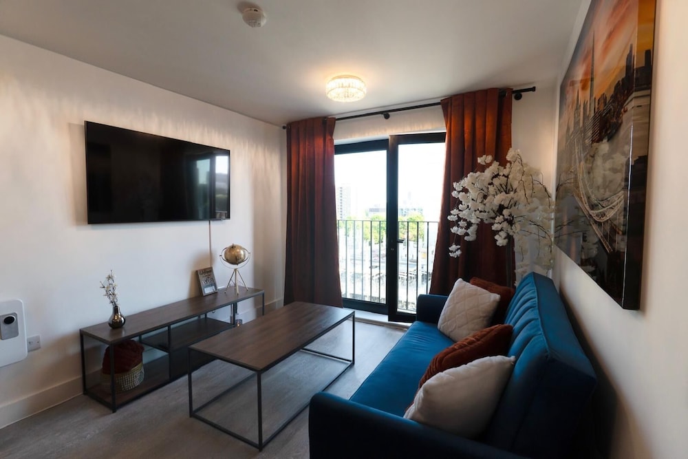 Luxe I Penthouse I Balcony I City Views I Parking I Liverpool City Center I