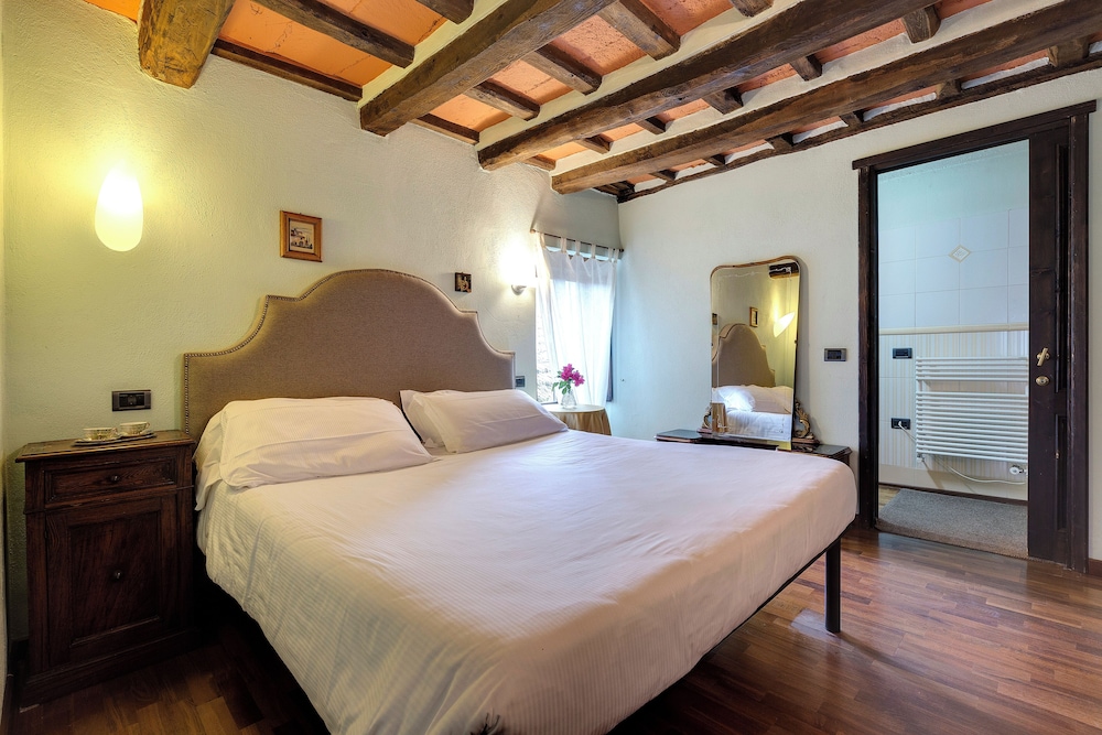 Entire Hilltop Villa With Private Pool In Palazzuolo Sul Senio