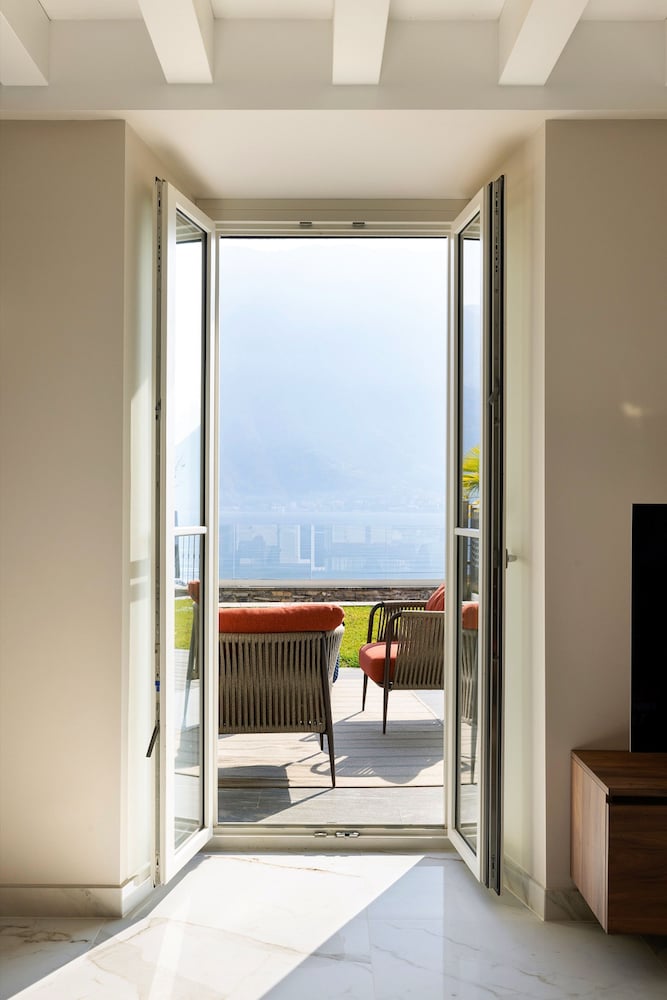 Lakeside Luxury Apartment in Lake Como