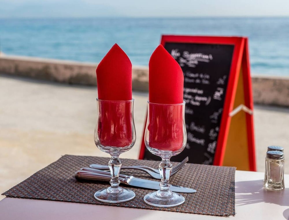 Apartment in Juan-les-pins Near Sandy Beaches
