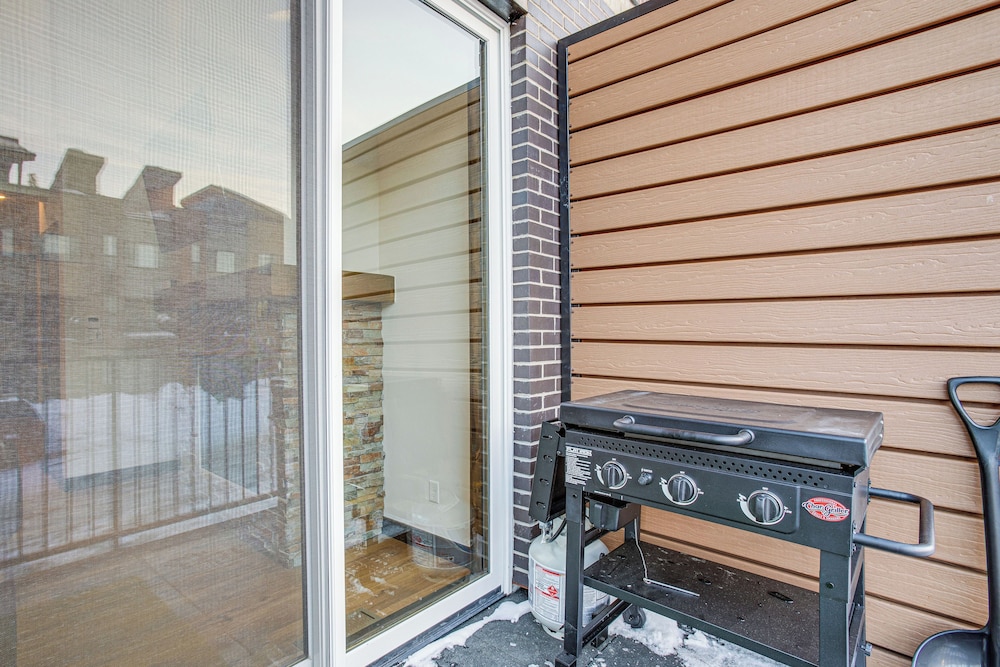 Walk to Cooper Creek Square: Condo w/ Hot Tub!