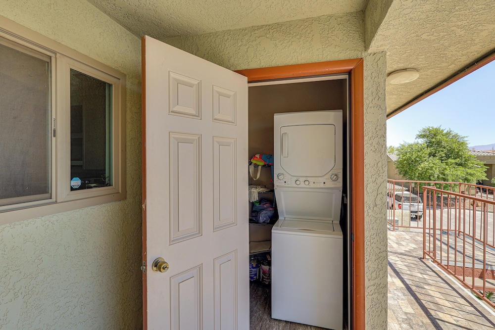 1 Mi to Lake Havasu: Outdoor Rec Hub w/ Views!