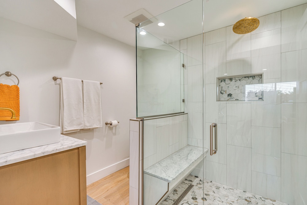 4 Mi to Downtown Ogden: Home w/ Pool Access!