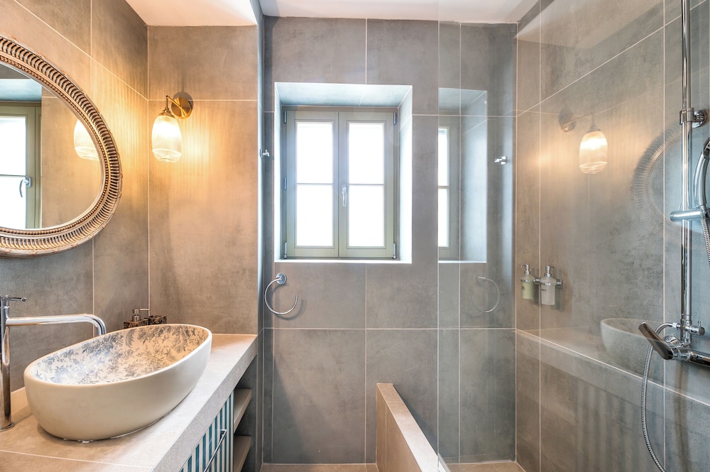 Ifigeneia Luxury Villas