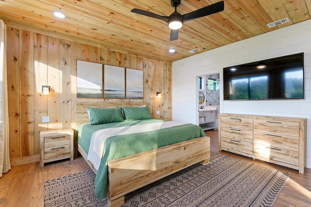 Luxury Retreat in Broken Bow