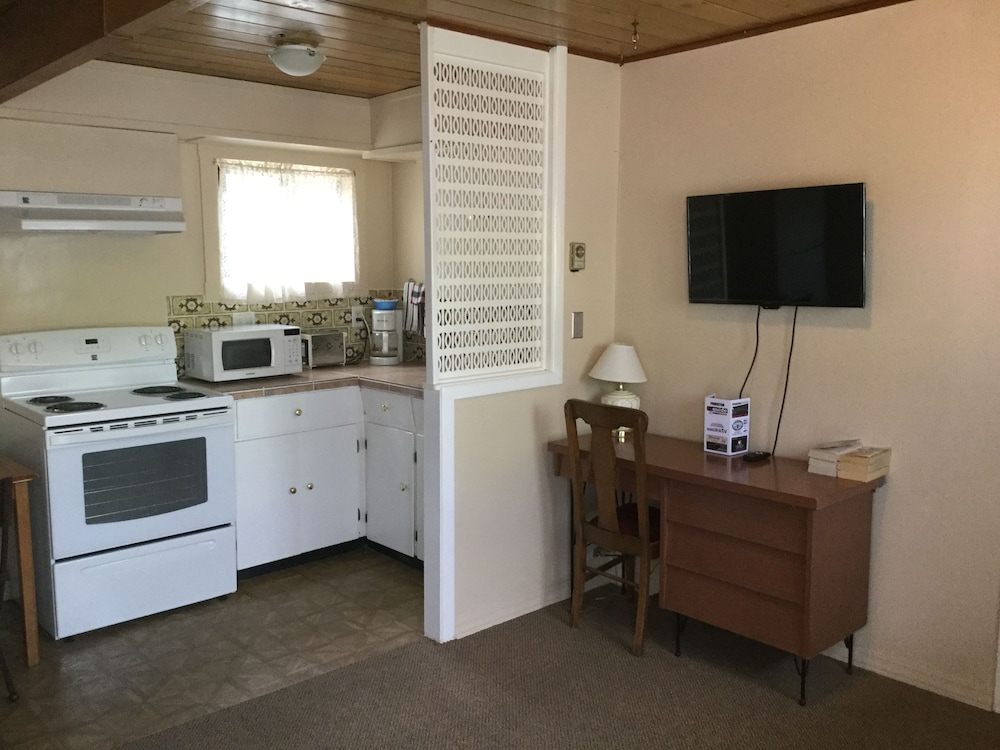 Cedars Motel